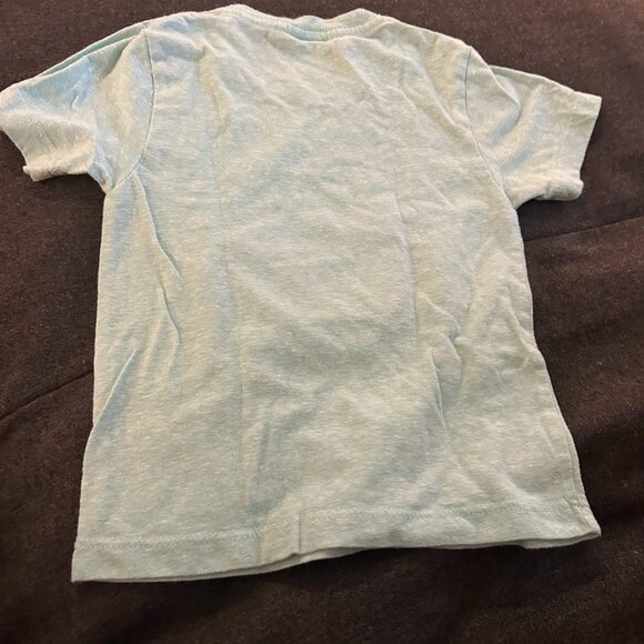 🌿 Galapagos Island Graphic T-Shirt – Size 2T 🌿 - Picture 2 of 3